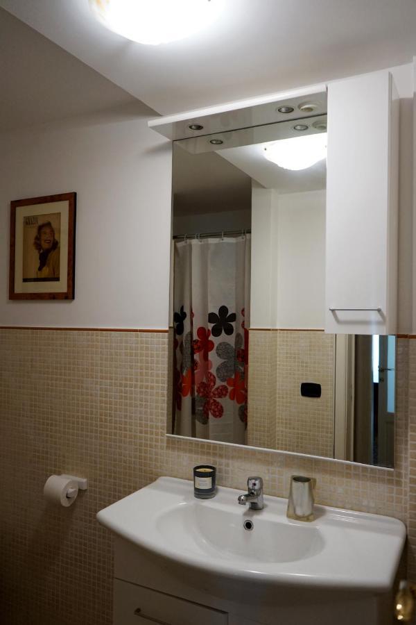 Appartamento Di Fronte Al Mare By Apulia Accommodation 바리 외부 사진